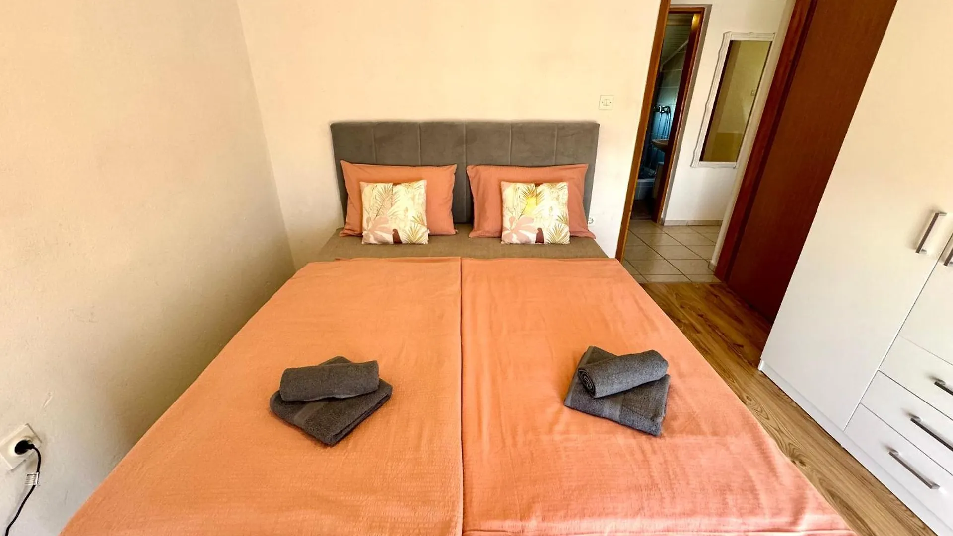 Apartmani Lora Jadranovo Croatia