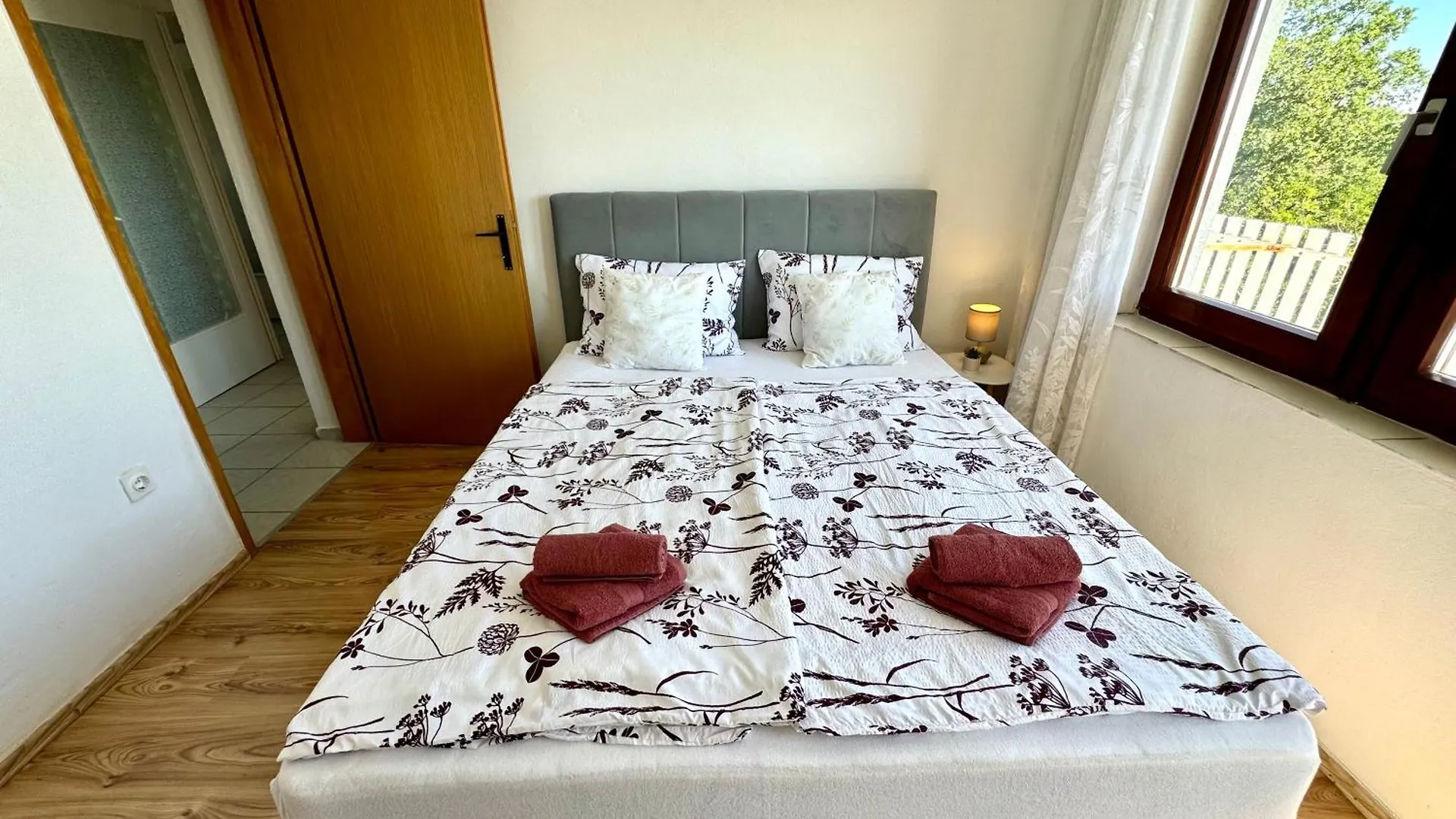 Apartment Apartmani Lora Jadranovo