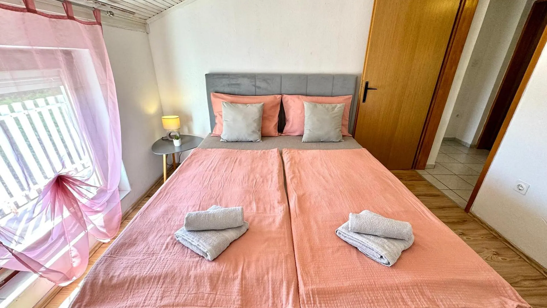 Apartmani Lora Jadranovo Apartment