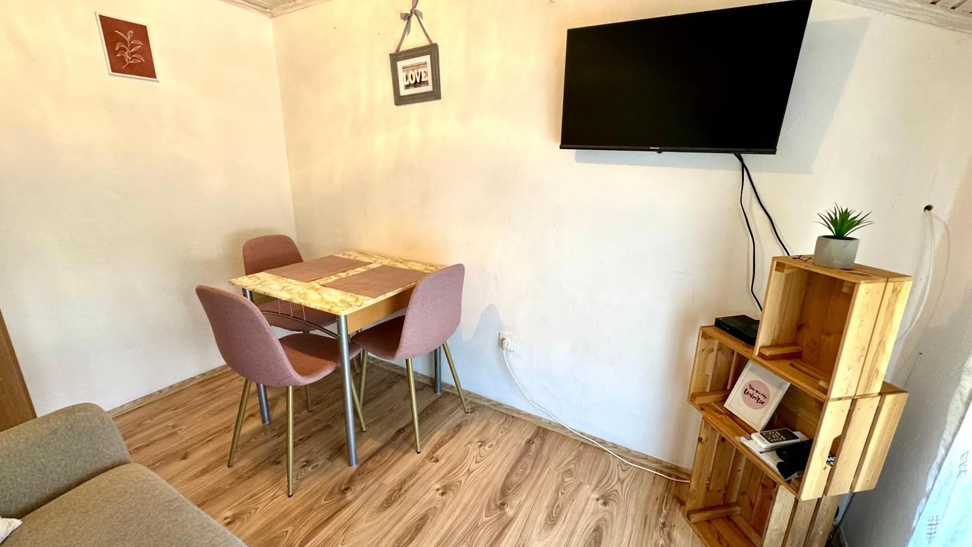 Apartmani Lora Jadranovo 0*,