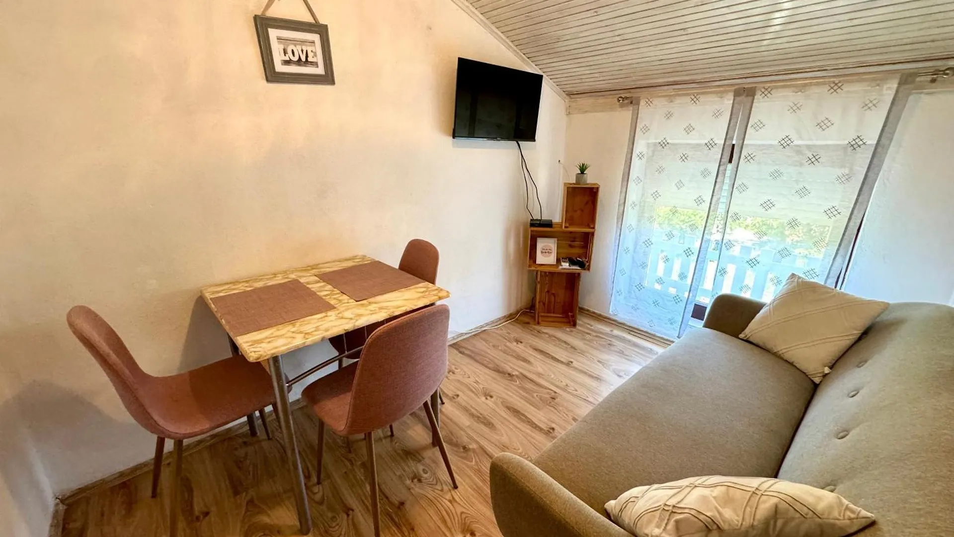 Apartment Apartmani Lora Jadranovo